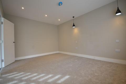 2 bedroom flat to rent, Lawns Court, The Avenue, Wembley