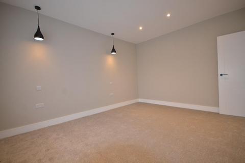 2 bedroom flat to rent, Lawns Court, The Avenue, Wembley