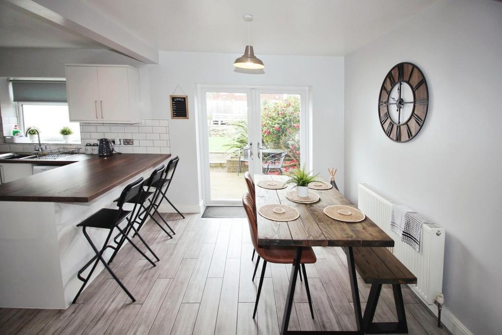 Kitchen/dining
