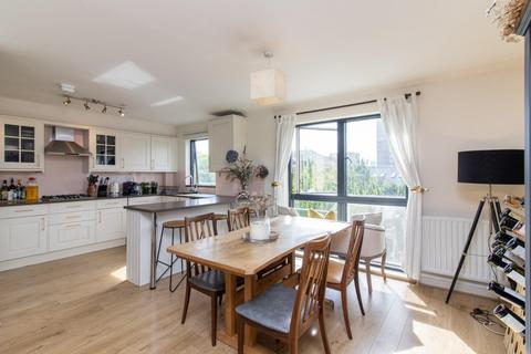111 Carlton Vale, London, NW6 5HQ