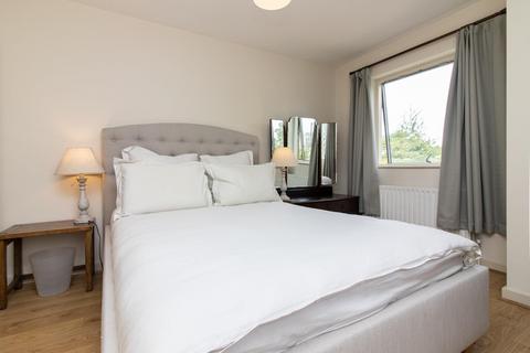 111 Carlton Vale, London, NW6 5HQ