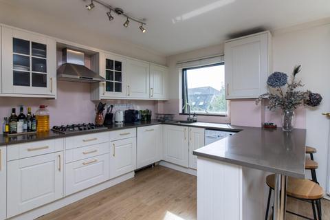 111 Carlton Vale, London, NW6 5HQ