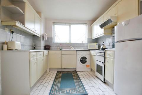 68 Meadowside Drive, Bristol, BS14 0NS