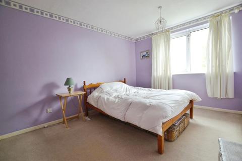 68 Meadowside Drive, Bristol, BS14 0NS