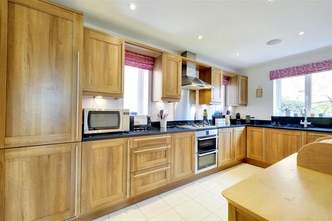 1 Bramwell Drive, Bramcote, Nottingham, NG9 3ST