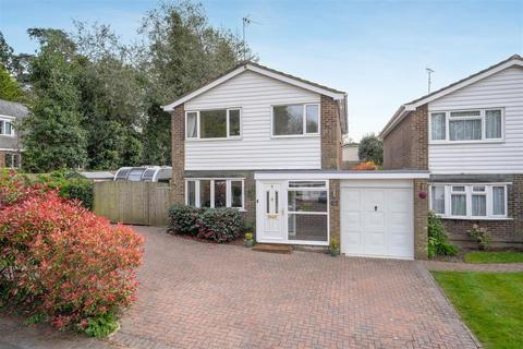 6 Cherington Way, Ascot, SL5 8TJ