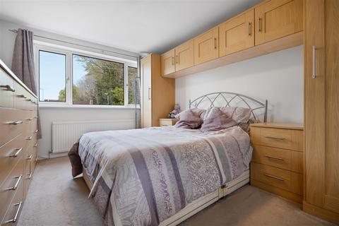 6 Cherington Way, Ascot, SL5 8TJ