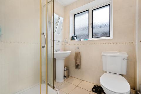 6 Cherington Way, Ascot, SL5 8TJ