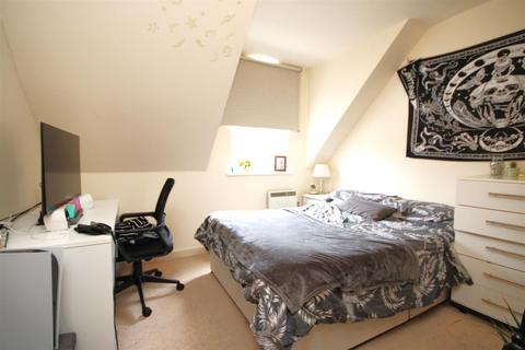 2 bedroom flat to rent, Sydenham Road, Guildford