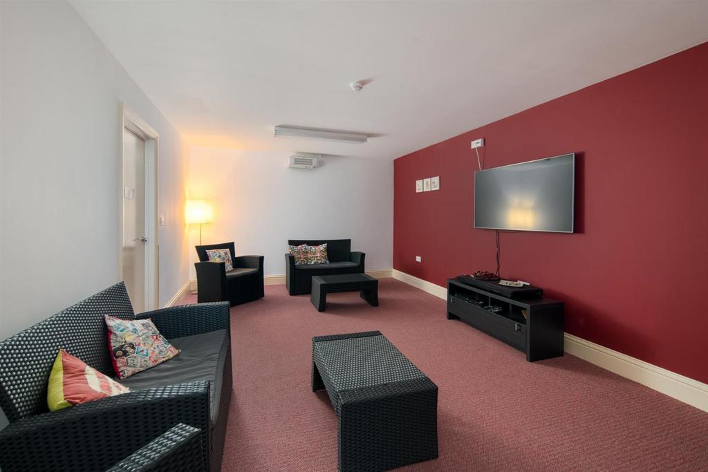 Owners Lounge Area