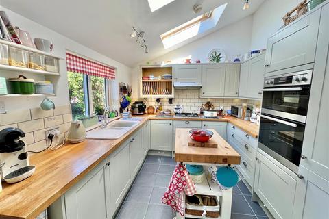 2 bedroom detached bungalow for sale, Totland Bay, Isle of Wight