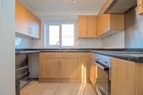2 bedroom apartment to rent, Swanborough Court, Shoreham-by-Sea, BN43