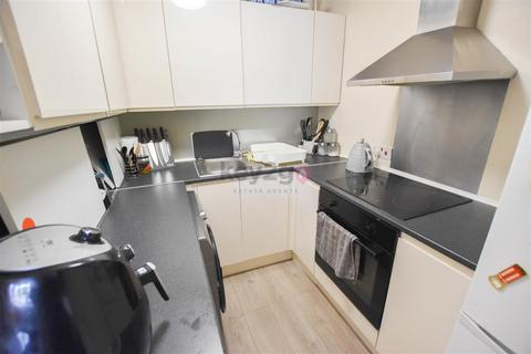 2 bedroom flat for sale, Chapel Close, Clowne, Chesterfield, S43