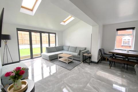 1 Maxwell Court, Grimsby, DN34 5TX