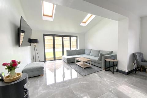 1 Maxwell Court, Grimsby, DN34 5TX