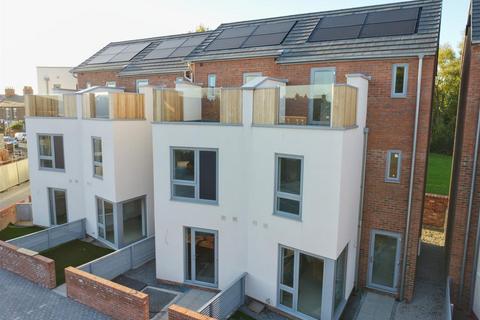 2 bedroom house for sale, St. Nicholas Road, Beverley