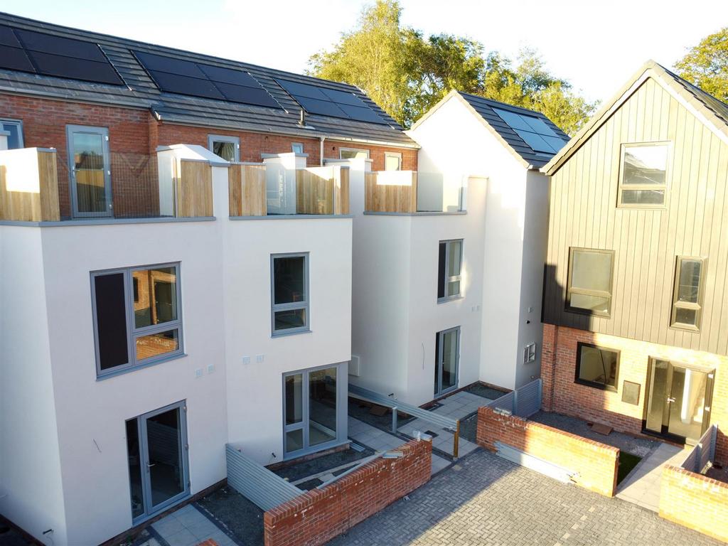 7,8,9 Old School Walk.jpg