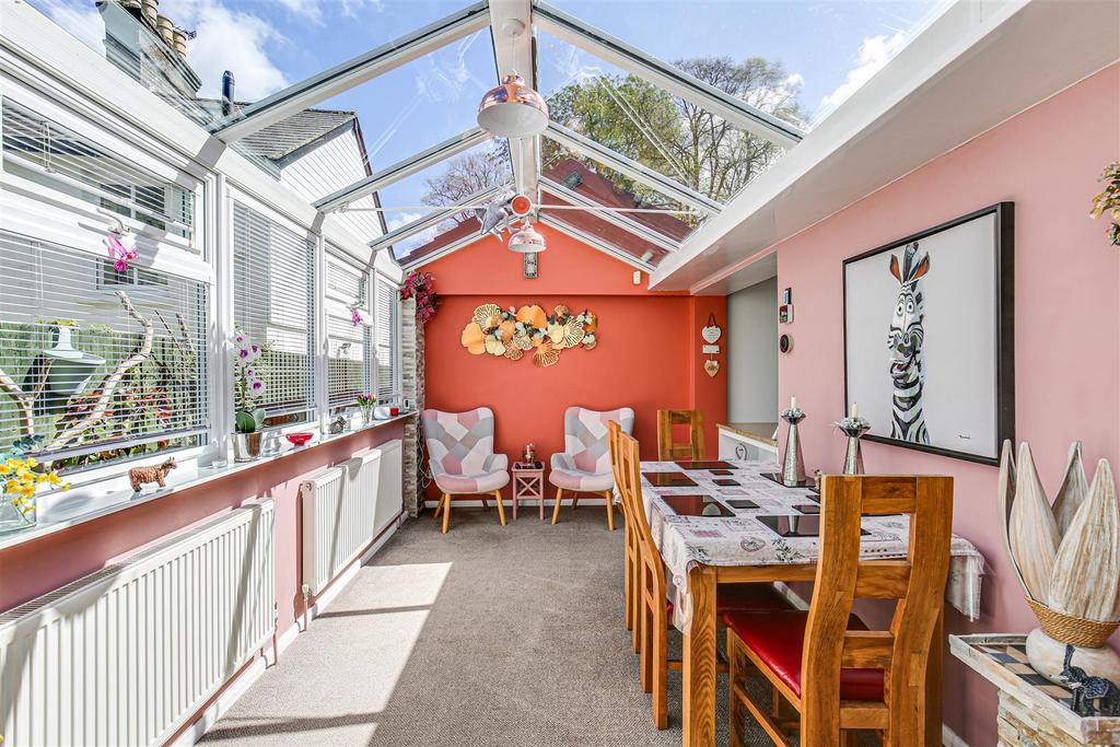 16 Conservatory dining room.jpg