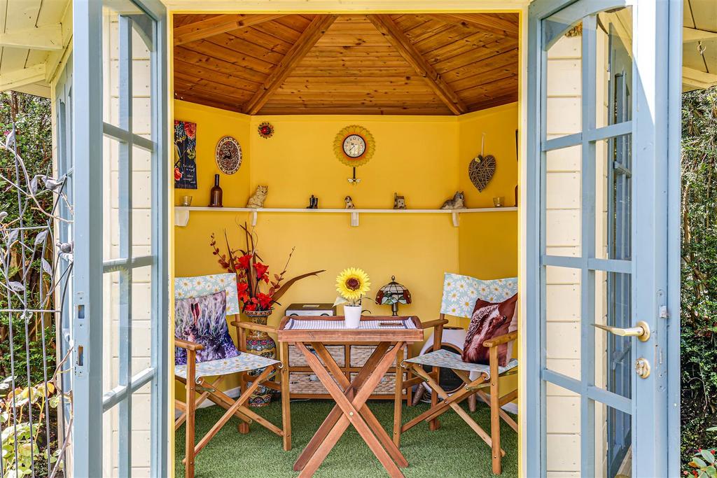 29 Summerhouse.jpg