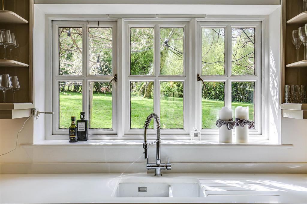 20 Kitchen sink.jpg