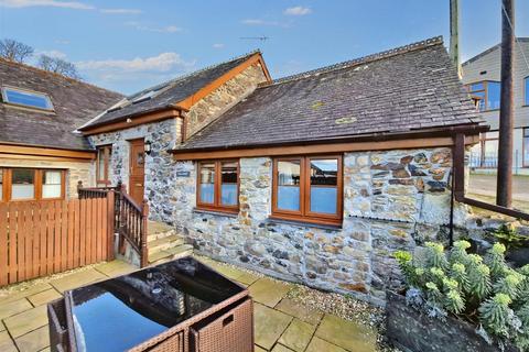 2 bedroom barn conversion to rent, Tregongeeves Lane, St. Austell