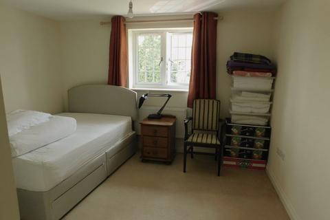 2 bedroom flat to rent, Caldbec Hill, Battle