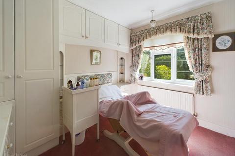 18 Arno Vale Road, Woodthorpe, Nottingham, NG5 4JJ