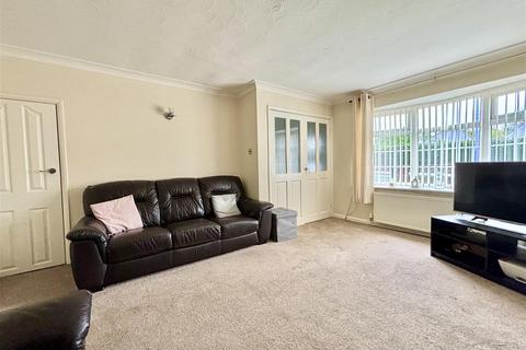 3 bedroom semi-detached house for sale, Leeds Road, Kippax, Leeds