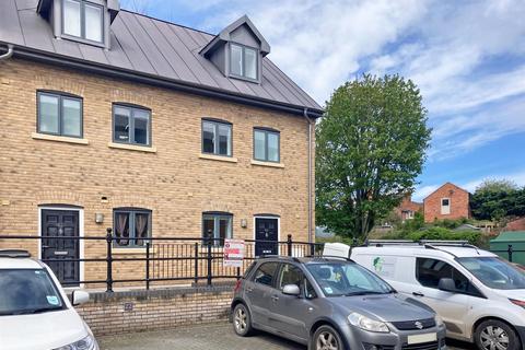 3 bedroom end of terrace house to rent, Abbey Wharf, Mill Road, Shrewsbury