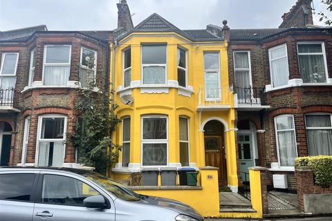 2 bedroom flat for sale, Bathurst Gardens, Kensal Rise