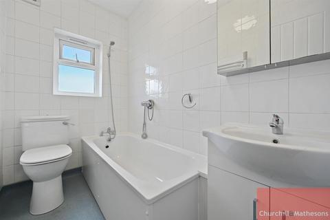 3 bedroom flat to rent, High Street, London, NW10 4NS