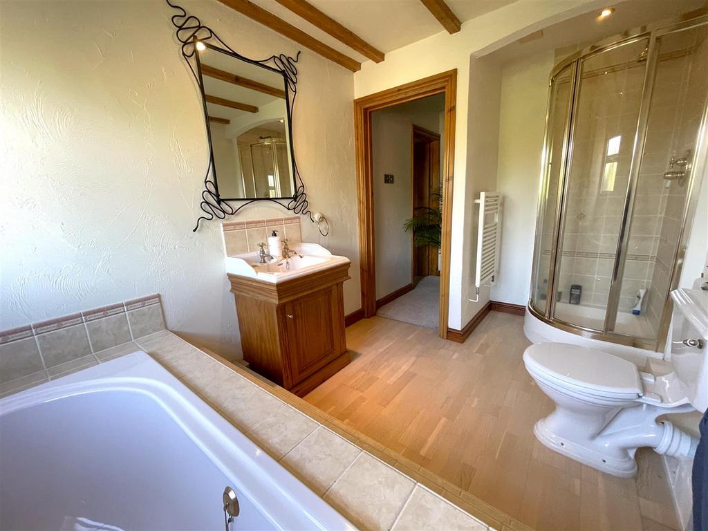 Main bathroom