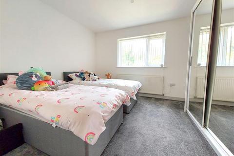 3 bedroom end of terrace house for sale, Foxglove Close, Stourport on Severn