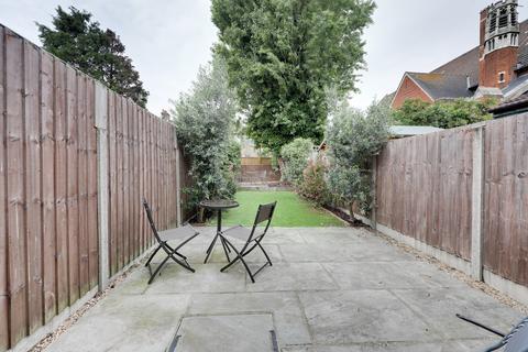 2 bedroom end of terrace house to rent, Ardgowan Road, Catford, London, SE6