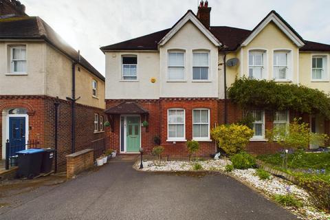 3 bedroom semi-detached house for sale, Croydon Road, Caterham CR3