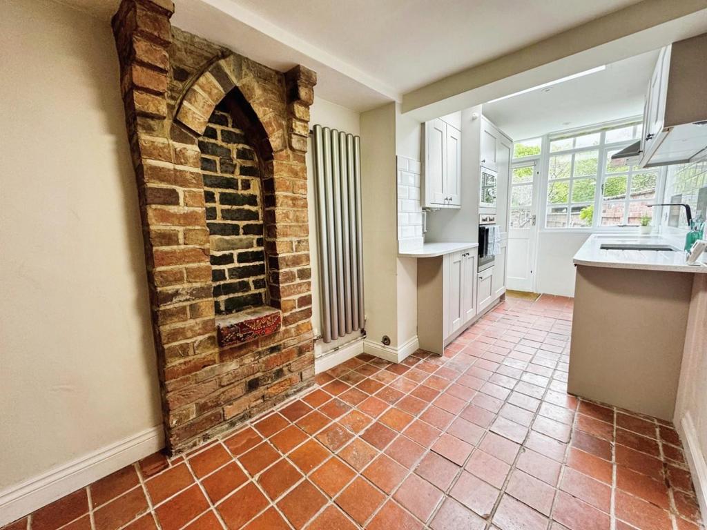 B6a7fa49-Dining 20 Kitchen.jpg