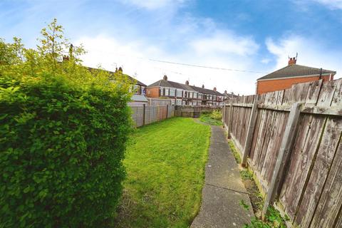 2 bedroom terraced house for sale, Woodgate Road, Hull