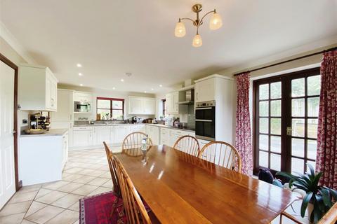 4 bedroom detached house for sale, Newcastle, Craven Arms