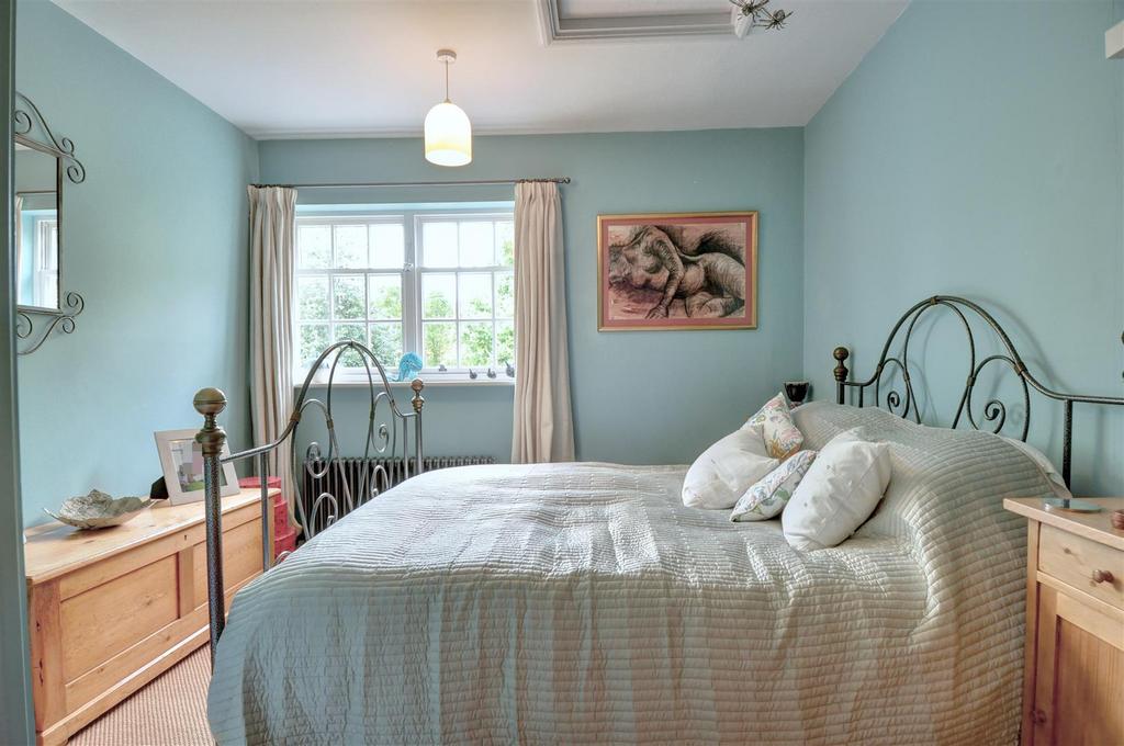 Bedroom 4.jpg