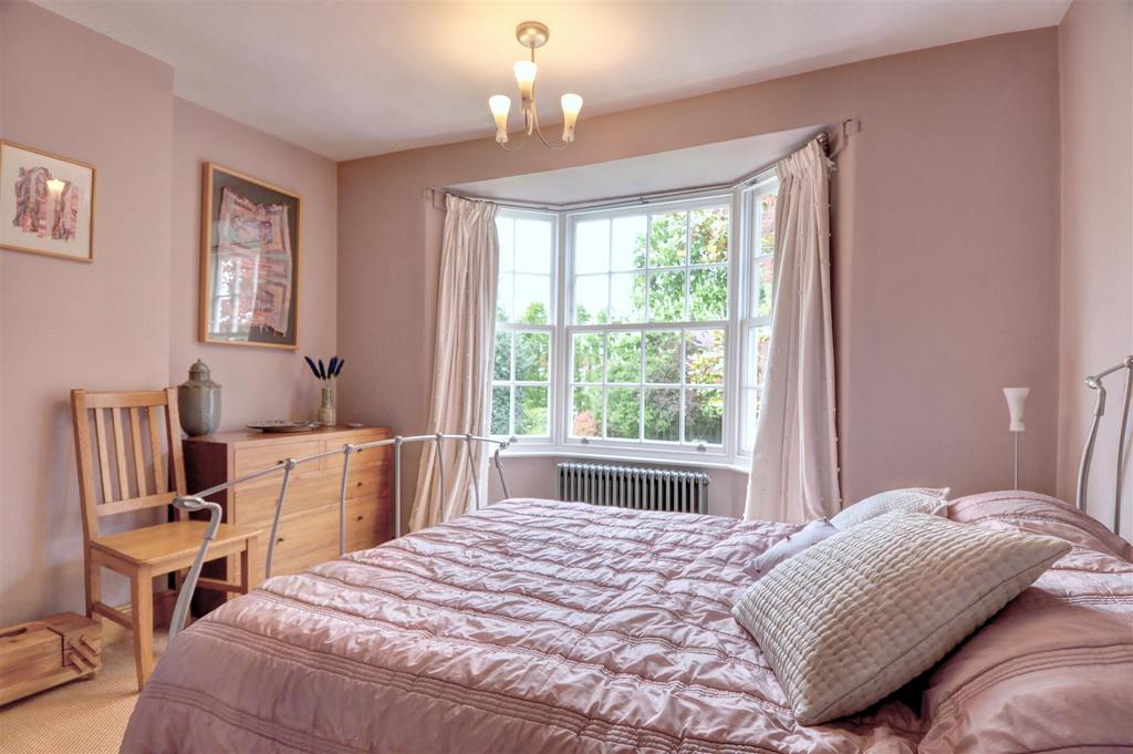 Bedroom 5.jpg