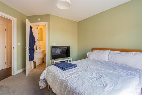 2 bedroom flat for sale, Rhodri Morgan Way, Cardiff CF11