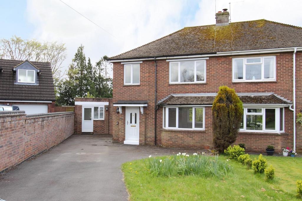 Queens Road, Devizes 3 bed semidetached house to rent £1,300 pcm (£