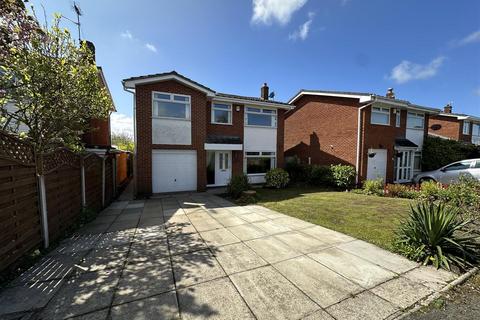 4 bedroom detached house to rent, Colliery Green Drive, Little Neston