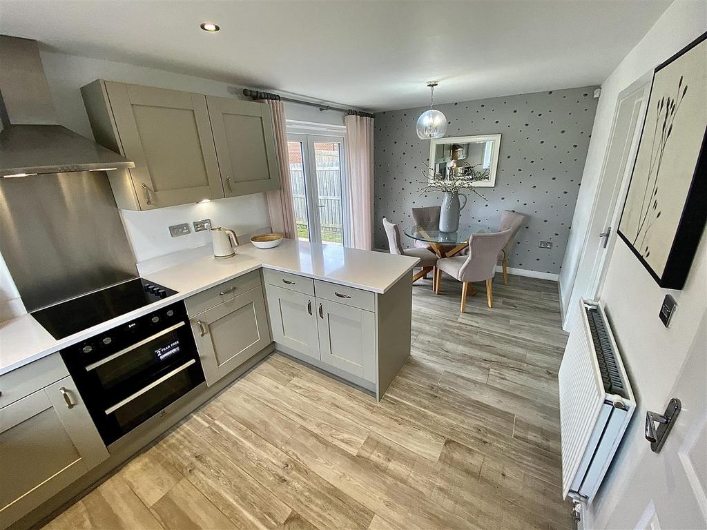 Open Plan Kitchen and Dining Room