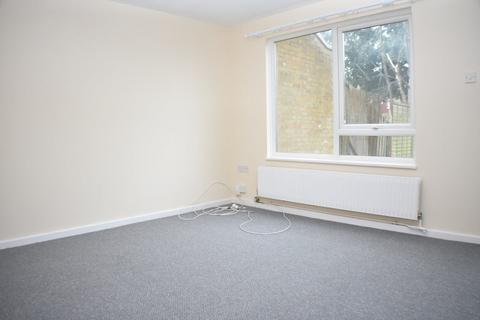 3 bedroom terraced house to rent, Pennington, Orton Goldhay, Peterborough, PE2 5RD