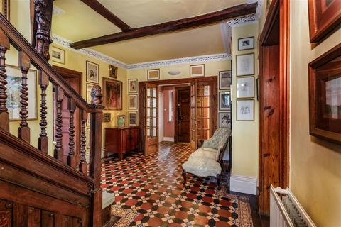 5 bedroom character property for sale, Jury Street, Warwick