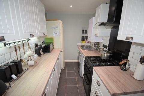 2 bedroom cottage to rent, Wood End Road, Huddersfield HD4