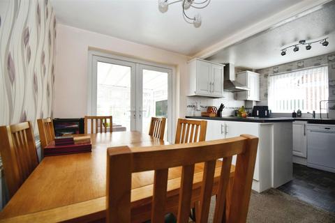 3 bedroom semi-detached house for sale, Corona Drive, Hull