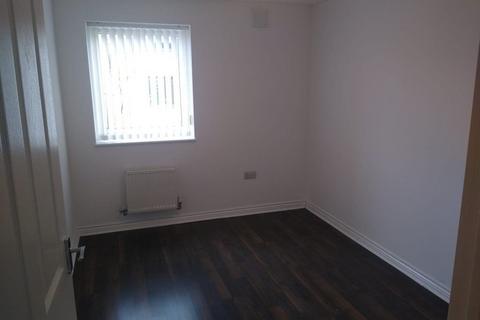 2 bedroom apartment to rent, Millers Brow M9 8QN