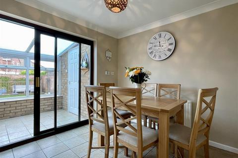 2 bedroom chalet for sale, Windermere Park, Lowestoft